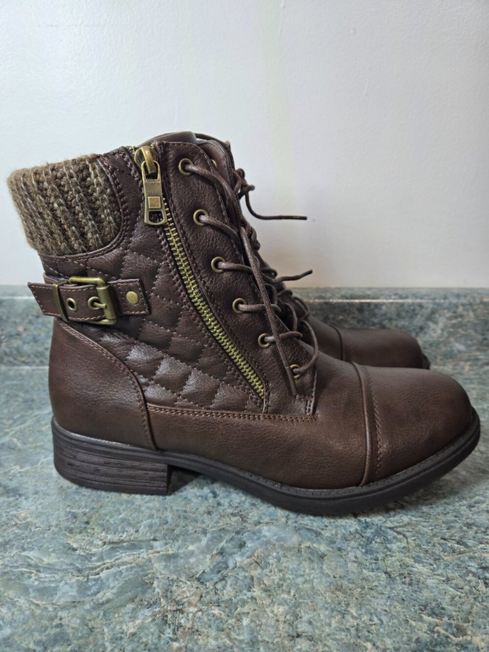 GLOBALWIN Women's Brown Ankle Booties Combat-Style Fashion Boots Size 9 Low Heel - Picture 3 of 11